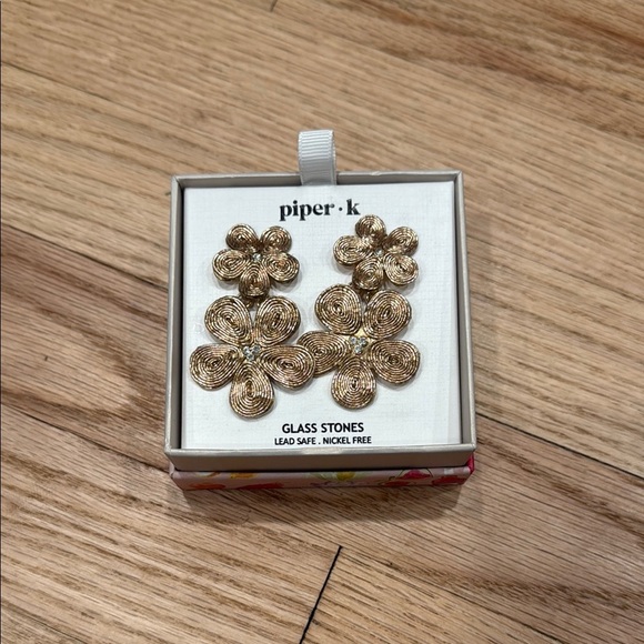 Piper K Flower Earrings - GIFTING READY! - Picture 1 of 3